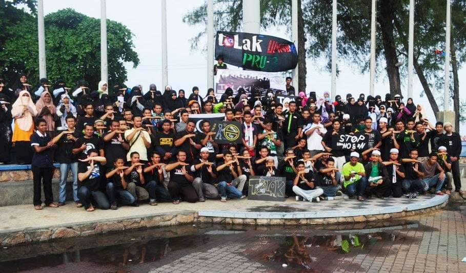 Tolak Batu Burok http://www.buletinonline.net/images/stories/aberita18/Tolak%20Batu%20Burok.jpg